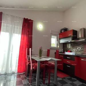 Prodajemo kuću sa više apartmana i bazenom. Pula Veli vrh.