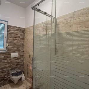 Prodajemo kuću sa više apartmana i bazenom. Pula Veli vrh.