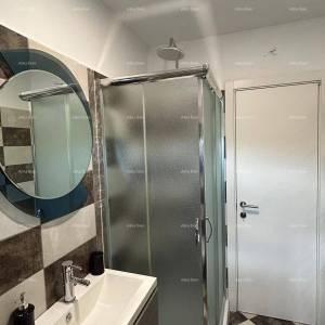 Prodajemo kuću sa više apartmana i bazenom. Pula Veli vrh.