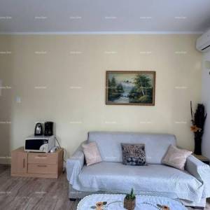 Prodajemo kuću sa više apartmana i bazenom. Pula Veli vrh.