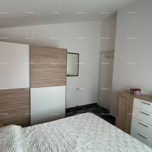 Prodajemo kuću sa više apartmana i bazenom. Pula Veli vrh.