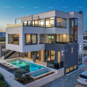 Prodajemo prekrasnu vilu s pogledom na more!Medulin!