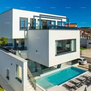 Prodajemo prekrasnu vilu s pogledom na more!Medulin!