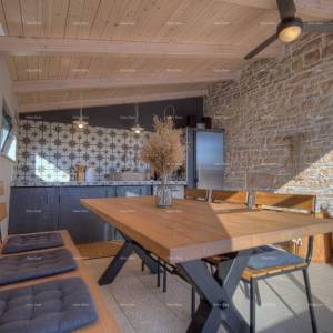 Prodajemo prelijepu kuću u idiličnom selu, u srcu Istre.