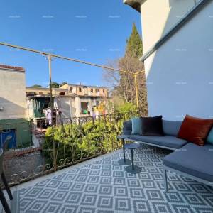 Prodajemo renoviran stan u centru Pule!