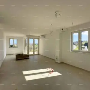 Prodajemo stan sa velikim vrtom i parkirnim mjestom, Barban!