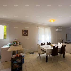 Prodajemo stan sa vrtom na odličnoj lokaciji, Pula. Valdebek