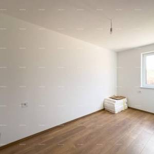 Prodajemo stan sa vrtom u Barbanu.