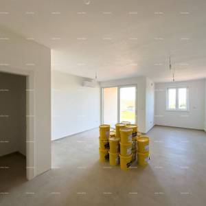 Prodajemo stan sa vrtom u Barbanu.