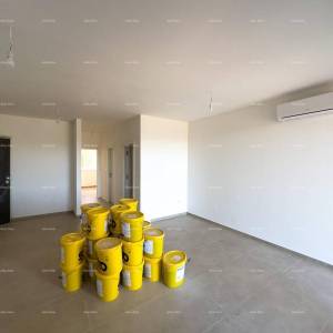 Prodajemo stan sa vrtom u Barbanu.