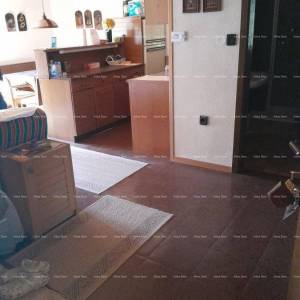 Prodajemo stan u kuci sa vrtom.. Medulin.