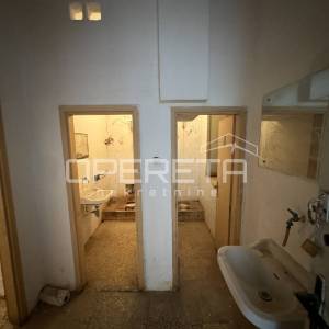 Prostor (141.4m2) za adaptaciju, mogućnost više stambenih jedinica u srcu Pule