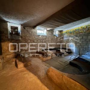 Prostor (141.4m2) za adaptaciju, mogućnost više stambenih jedinica u srcu Pule