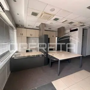 Prostrani poslovni prostor 253 m² – Split, atraktivna lokacija