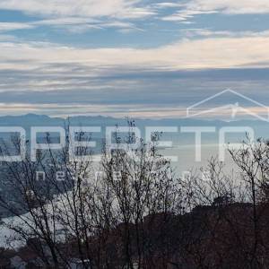 Prostrano građevinsko zemljište 1.223 m² s pogledom na more blizu Opatije