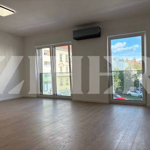 PRVI NAJAM, LUKSUZNI STAN S GARAŽNIM PARKIRNIM MJESTOM, 100 M OD ILICE