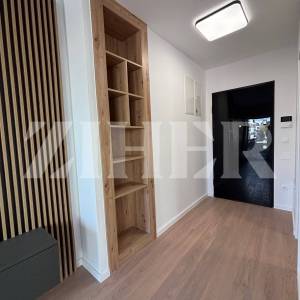 PRVI NAJAM, LUKSUZNI STAN S GARAŽNIM PARKIRNIM MJESTOM, 100 M OD ILICE