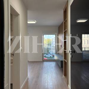 PRVI NAJAM, LUKSUZNI STAN S GARAŽNIM PARKIRNIM MJESTOM, 100 M OD ILICE