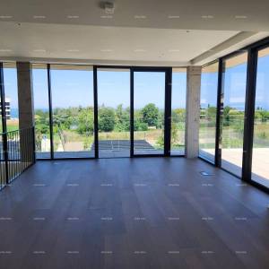 Prvi red do mora! Luksuzna kuća u Umagu, 300 m od mora - savršena za obitelj s modernim sadržajima