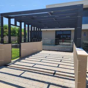 Prvi red do mora! Luksuzna kuća u Umagu, 300 m od mora - savršena za obitelj s modernim sadržajima