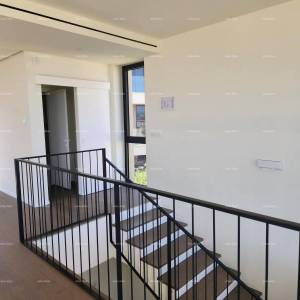 Prvi red do mora! Luksuzna kuća u Umagu, 300 m od mora - savršena za obitelj s modernim sadržajima