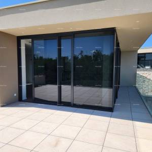 Prvi red do mora! Luksuzna kuća u Umagu, 300 m od mora - savršena za obitelj s modernim sadržajima