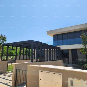 Prvi red do mora! Luksuzna kuća u Umagu, 300 m od mora - savršena za obitelj s modernim sadržajima