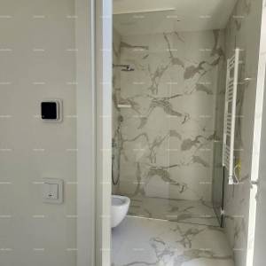 Prvi red do mora! Luksuzna kuća u Umagu, 300 m od mora - savršena za obitelj s modernim sadržajima