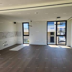 Prvi red do mora! Luksuzna kuća u Umagu, 300 m od mora - savršena za obitelj s modernim sadržajima