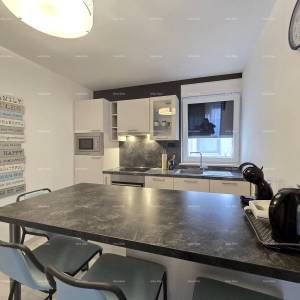 Pula centar ! Namješten stan! Blizina Fet-a i nove bolnice.