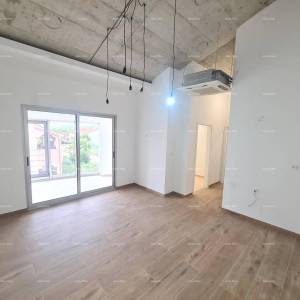 Pula! Dvosoban stan! Veli vrh.