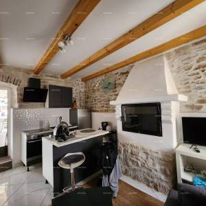 Pula Galižana. Renovirana kuća sa fantastičnim vrtom.