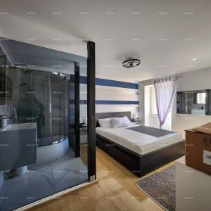 Pula Galižana. Renovirana kuća sa fantastičnim vrtom.