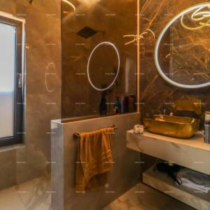 Pula - Loborika. Nova samostojeća kuća sa bazenom. Kvalitetno izgrađena i uređena.