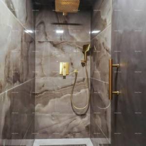 Pula - Loborika. Nova samostojeća kuća sa bazenom. Kvalitetno izgrađena i uređena.