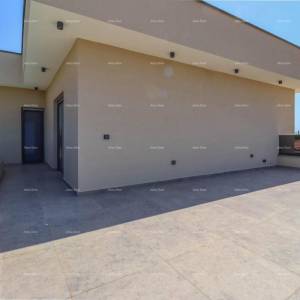 Pula - Loborika. Nova samostojeća kuća sa bazenom. Kvalitetno izgrađena i uređena.