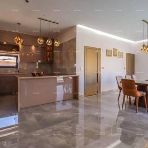 Pula - Loborika. Nova samostojeća kuća sa bazenom. Kvalitetno izgrađena i uređena.