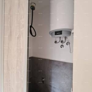 Pula – renoviran dvosobni stan u centru, 72,83 m². Stan se nalazi na tržnici.