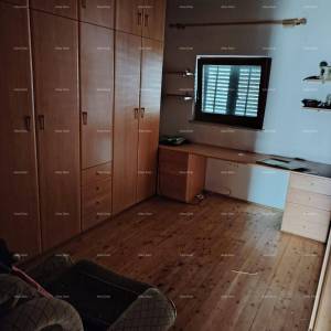 Pula Savršen mir i potencijal: nekretnina s 12 spavaćih soba, bazenom i prekrasnim pogledom na more u Pomeru