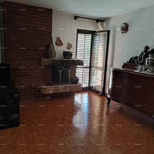 PULA – Škatari, obiteljska samostojeća kuća s velikom okućnicom