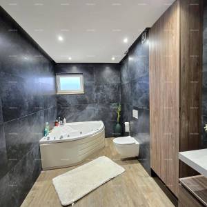 Pula. Stoja. par minuta do mora. Luksuzna novogradnja! Stan s pogledom na more!