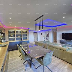 Pula. Stoja. par minuta do mora. Luksuzna novogradnja! Stan s pogledom na more!