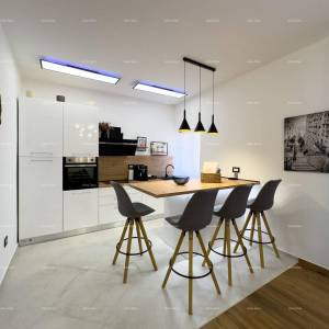 Pula, strogi centar, Istarska ulica, 500 metara do Arene. Moderan i kompletno uređen i namješteni gradski stan.