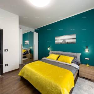 Pula, strogi centar, Istarska ulica, 500 metara do Arene. Moderan i kompletno uređen i namješteni gradski stan.