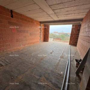 Pula. Veli Vrh, stan u prizemlju s vrtom.