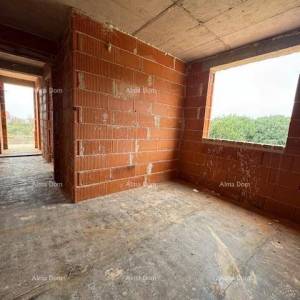 Pula. Veli Vrh, stan u prizemlju s vrtom.