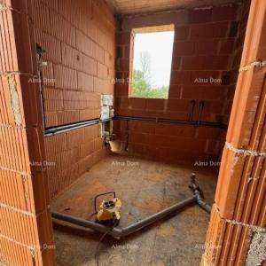 Pula. Veli Vrh, stan u prizemlju s vrtom.