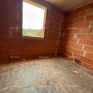 Pula. Veli Vrh, stan u prizemlju s vrtom.