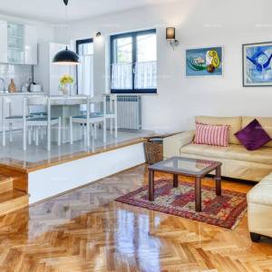 Pula Veruda , blizina Verudele, Marine.