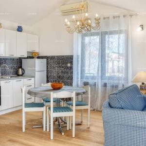 Pula Veruda , blizina Verudele, Marine.